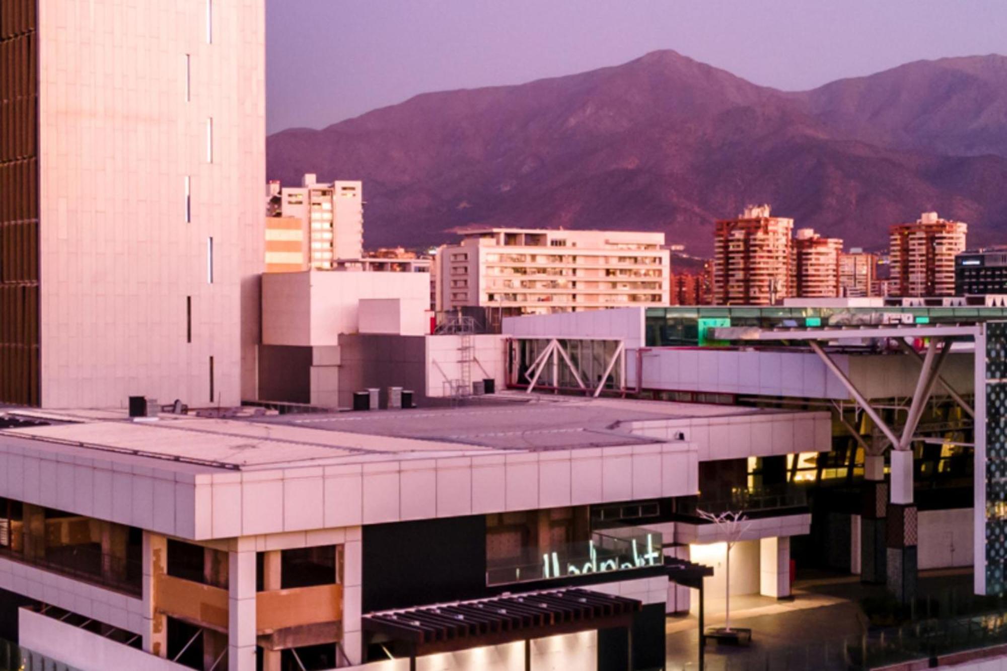 Courtyard By Marriott Santiago Las Condes Hotel Exterior photo