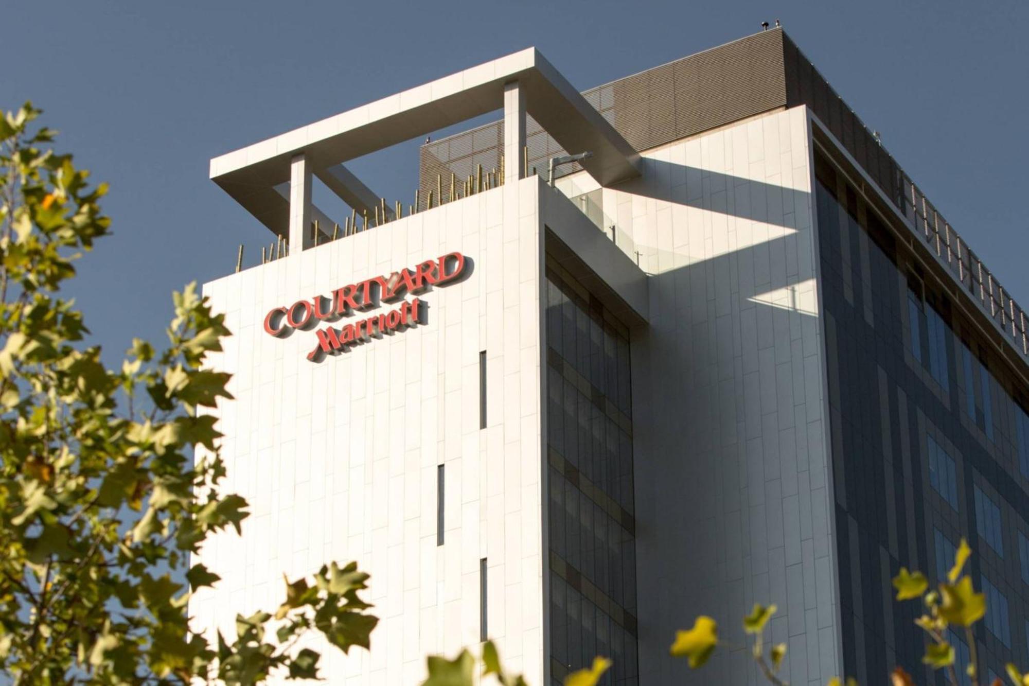 Courtyard By Marriott Santiago Las Condes Hotel Exterior photo