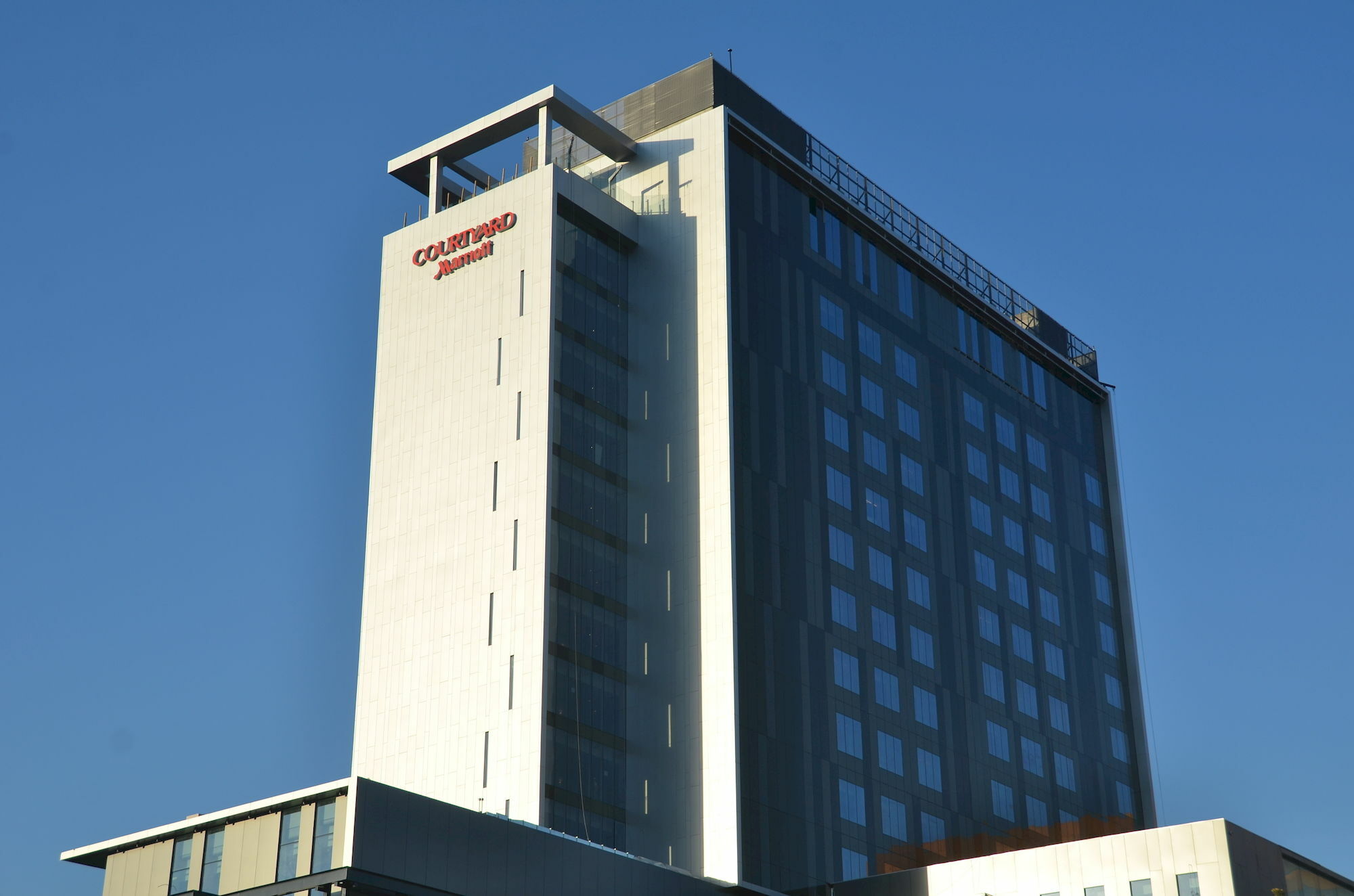 Courtyard By Marriott Santiago Las Condes Hotel Exterior photo