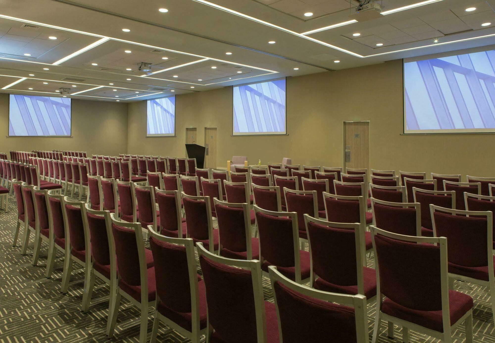 Courtyard By Marriott Santiago Las Condes Hotel Exterior photo